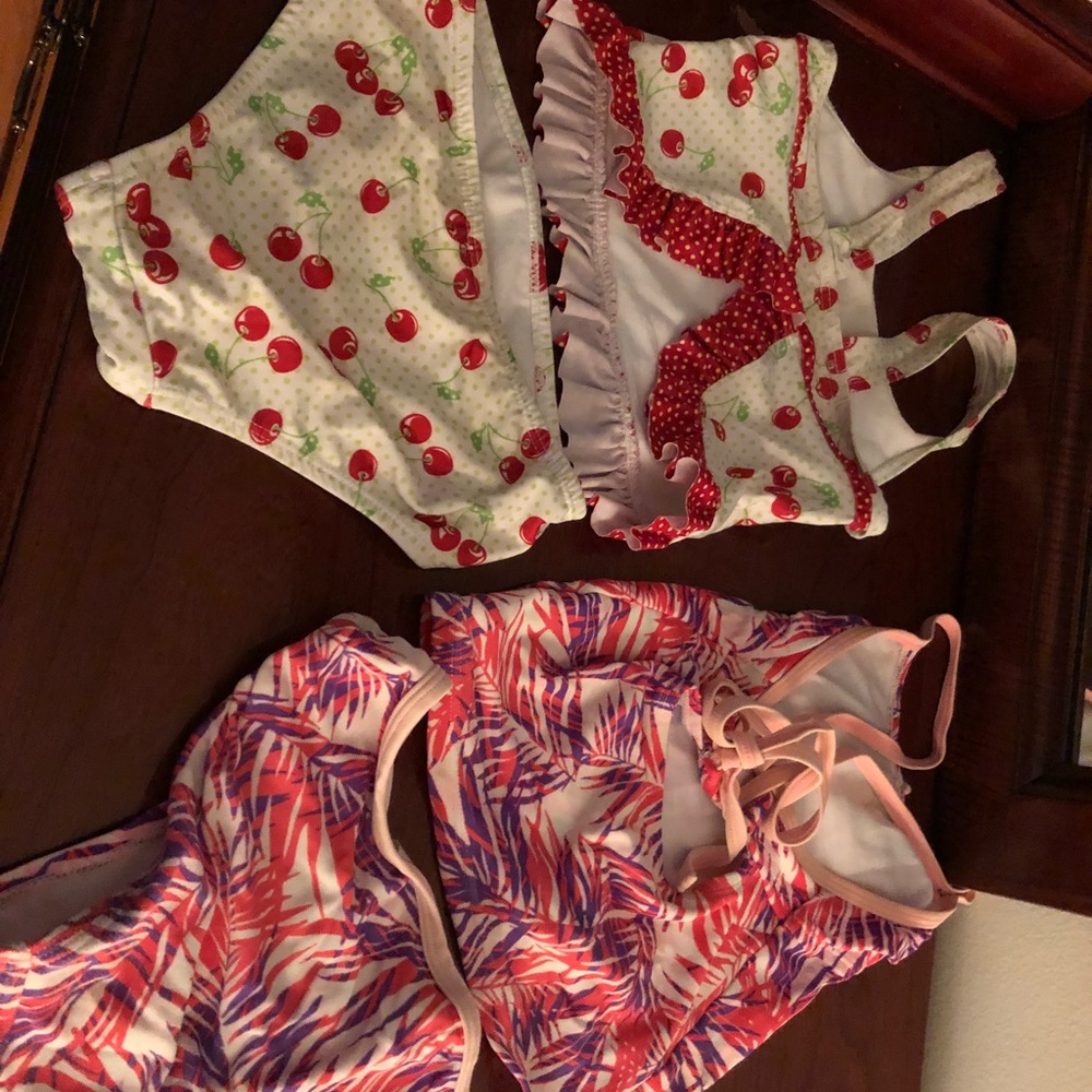 Bathing suits (2) - Picture 2 of 4
